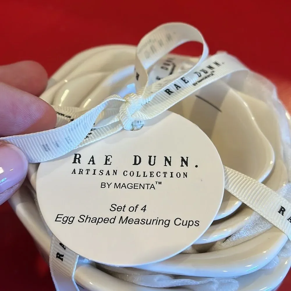 NWT Rae Dunn egg shaped measuring cups